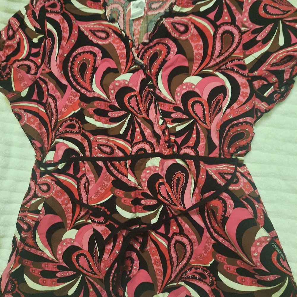 Pink scrub top - Picture 2 of 8